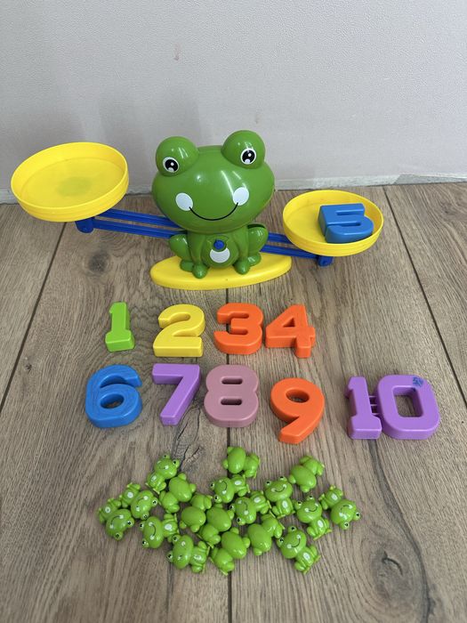 Игрушка лягушка весы