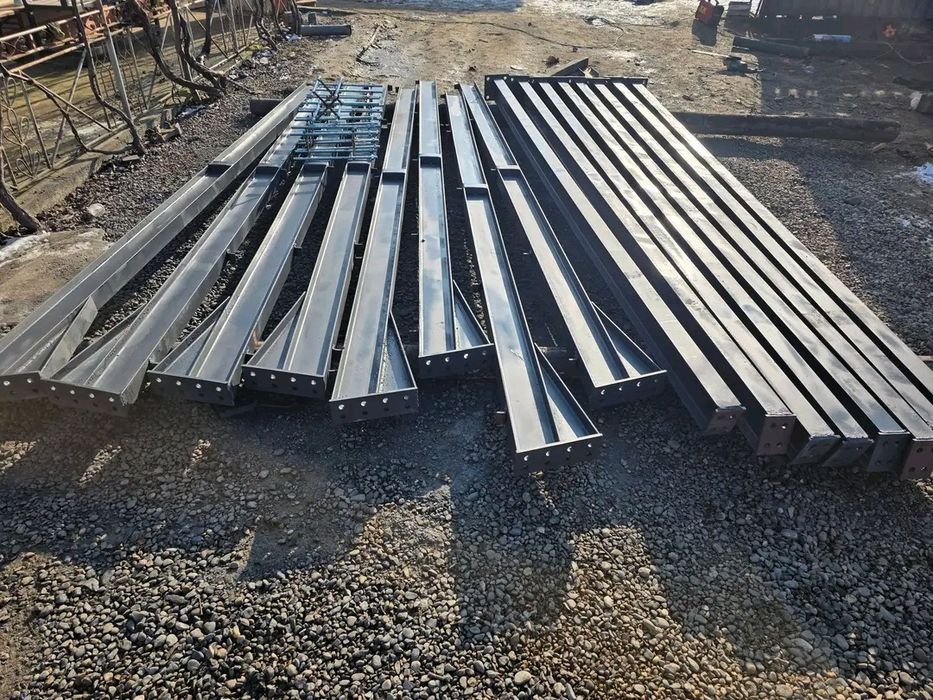 Vând structuri metalice