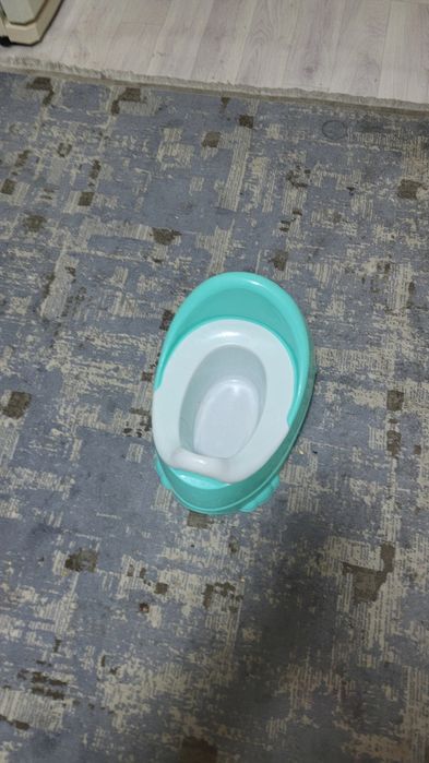 Продам шезлонг+горшок в подарок