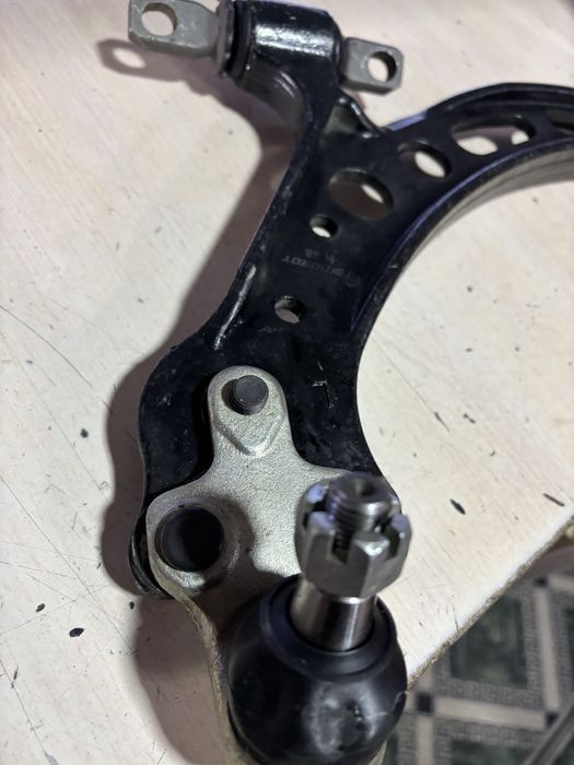 Рычаг передний  Камри 20 -25 левый