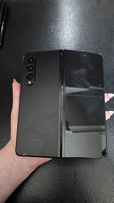 Samsung Z Fold 3