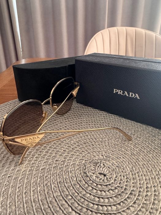 Оригинални слънчеви очила Prada