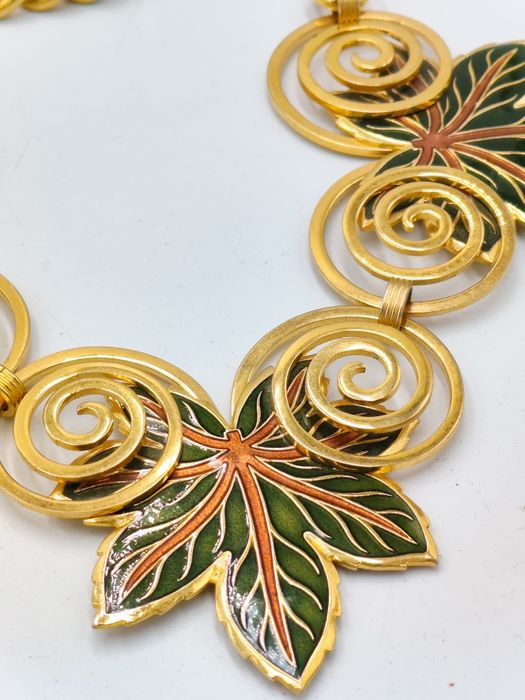 Масивно винтидж дизайнерско колие , перфектно състояние