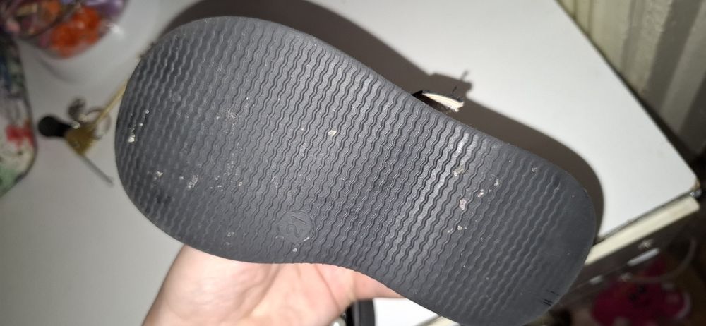 Продам обувь детскую