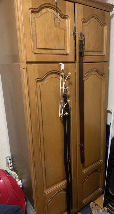 2 Sifoniere + 3 comode + cuier din lemn masiv toate + oglinda inramata