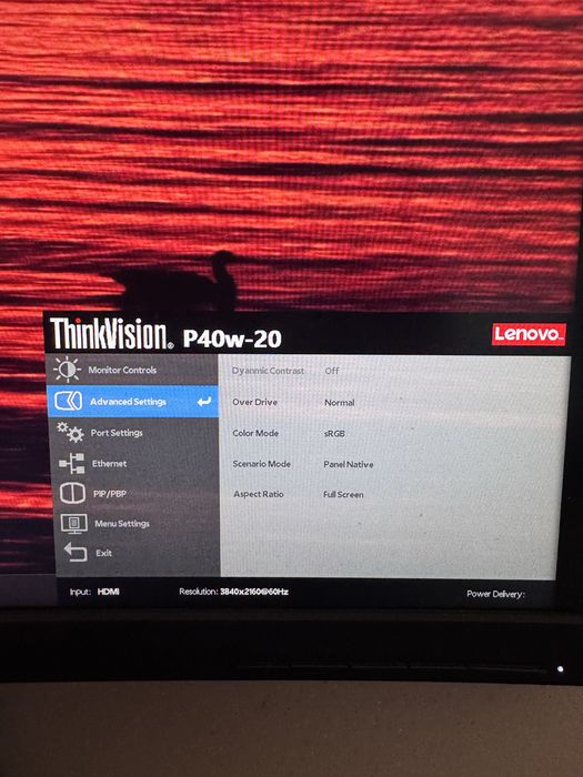 Monitor 5k Lenovo 39,7” 98% DCI-P3 și 99% sRGB, pe 10 biți pentru edit foto/video