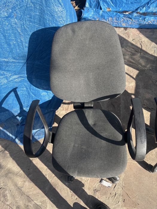 офисные кресла на колесиках