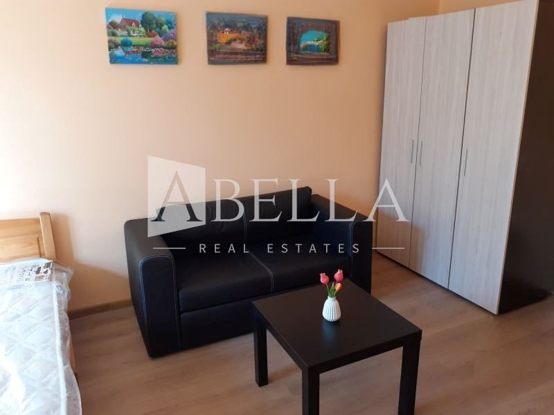 Дава се под наем Двустаен апартамент в София, Славия - 40 кв.м за 382.5 € - Снимка #2