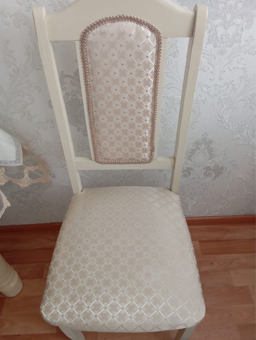 Продам стол со стальями