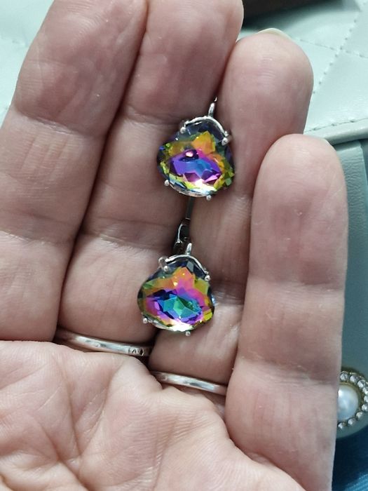 Сережки бежутерия.