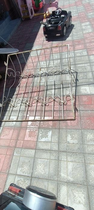 Оконные решетки.