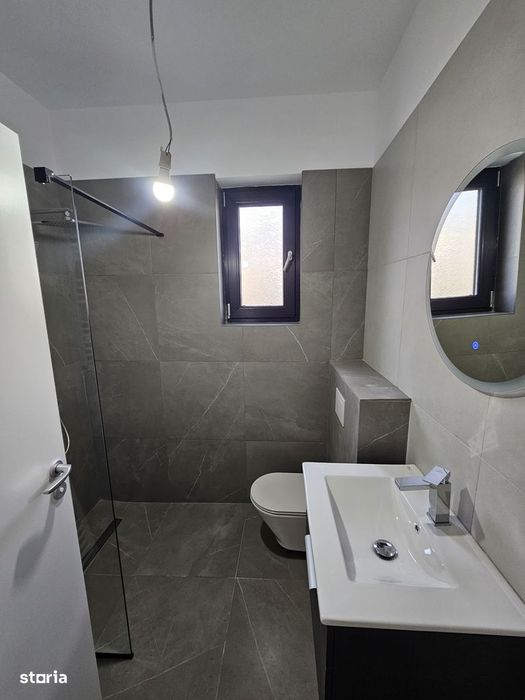 Vilă 4 camere, curte 400 mp, 4 parcări, complex bariera