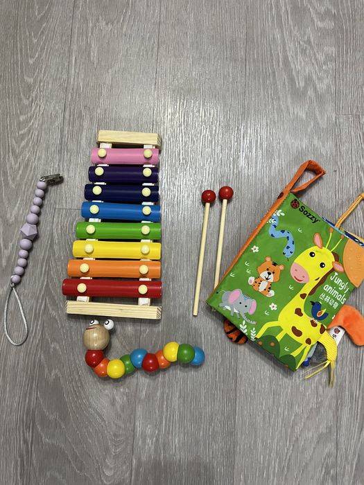 Игрушки погремушки для малышей