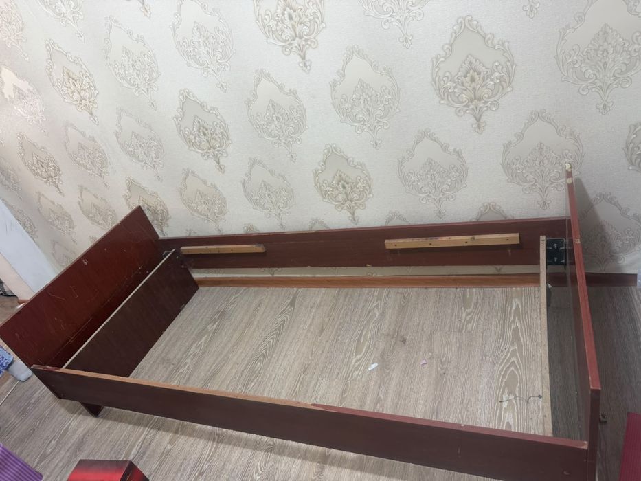 Кровать односпальное