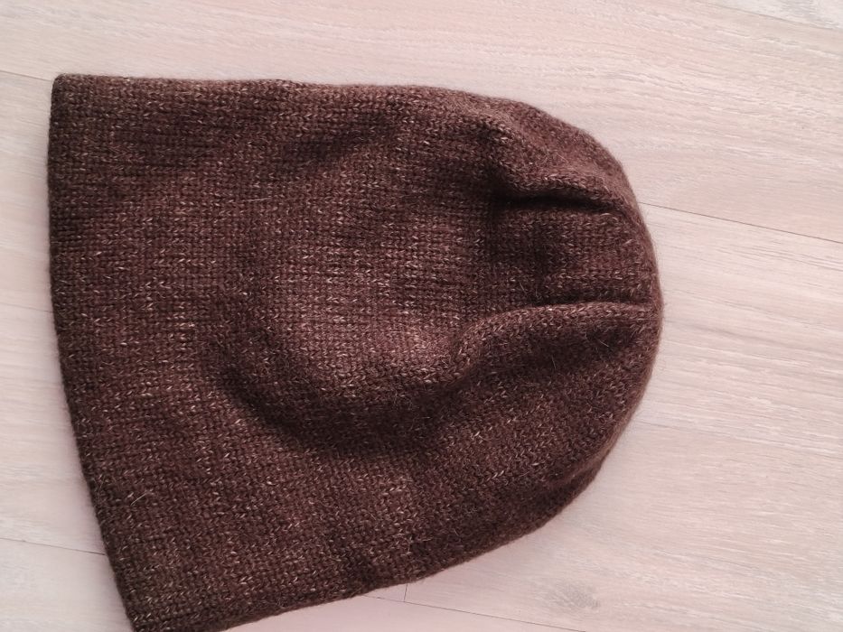 Шапки зимние и шарф