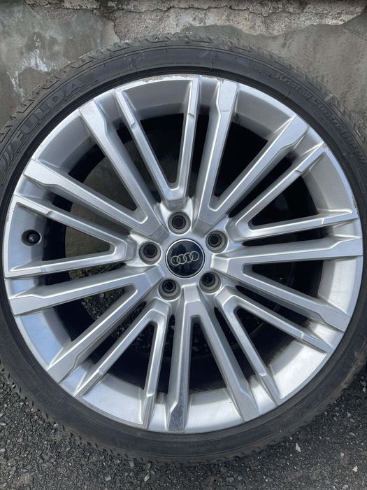 Оригинални OEM джанти  AUDI 19 със зимни гуми 255/35/19.