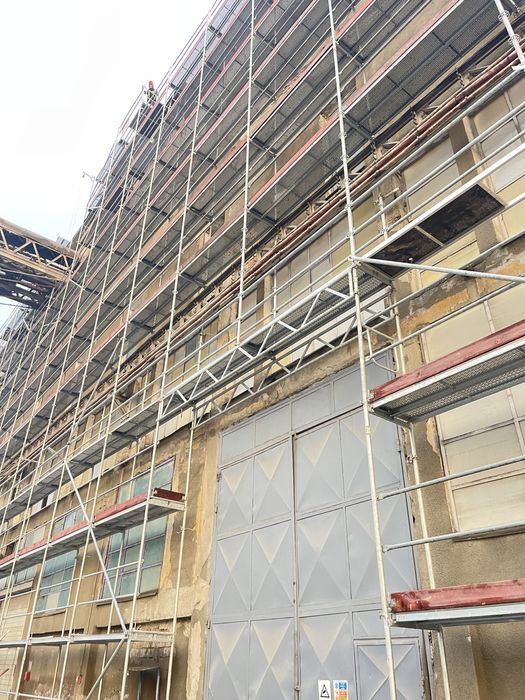 inchiriem schela cu montaj