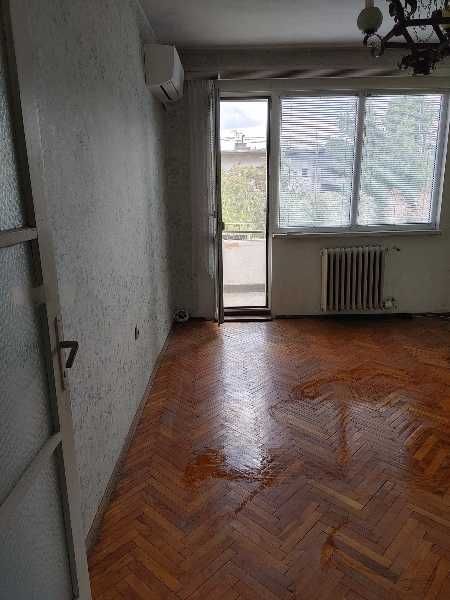 Продавам КЪЩА в Розовец!