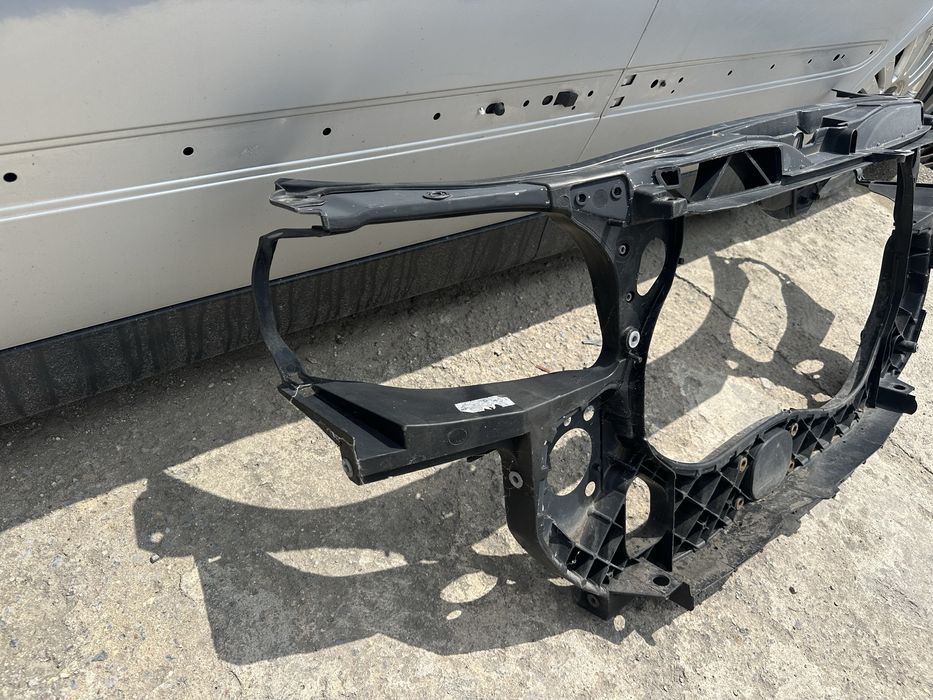 Рамка радиатори за Audi A4