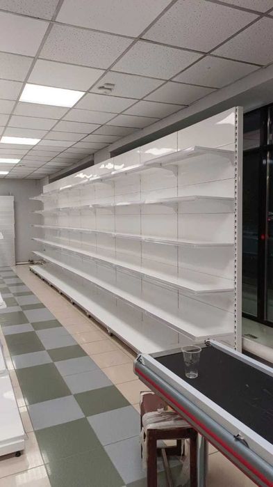 Полки для торговой точки ветрины кассовый стол хлебные стеллажи