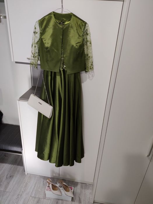 Абитуриентска / бална рокля и болеро в зелено