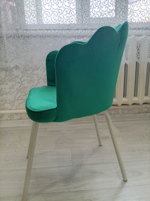 Детский стул розовый и зеленый