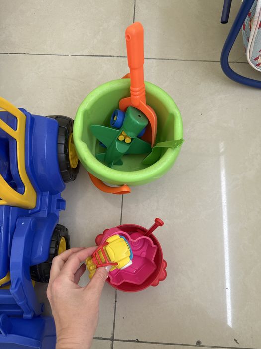 Игрушки , машинки