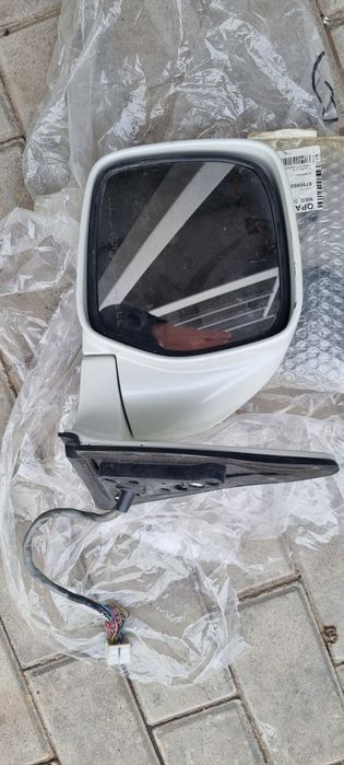 Зеркало боковое.