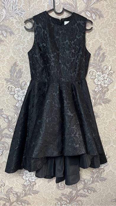 Сәнді көйлектер сатылады