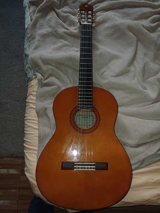 Продавам Китара Yamaha C40
