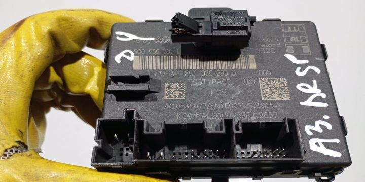 Modul usa dreapta spate 5Q0959595L Volkswagen VW Passat B8 [facelift]