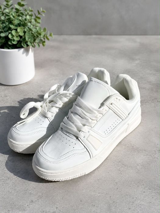 Adidasi model DG albi calitate livrare gratuita