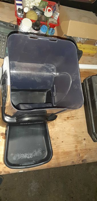 Distribuitoare automate hrana ciini sau pisici