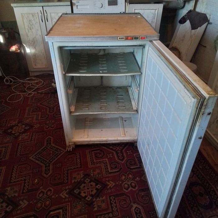 Продам морозилку 35000 тг.