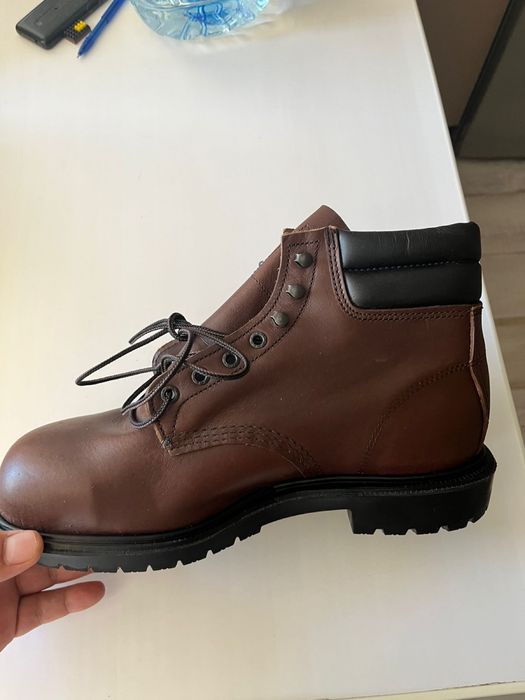 Спецботинка сатылады