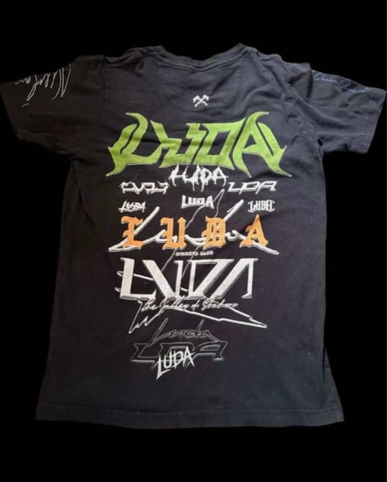 luda knife t-shirt
