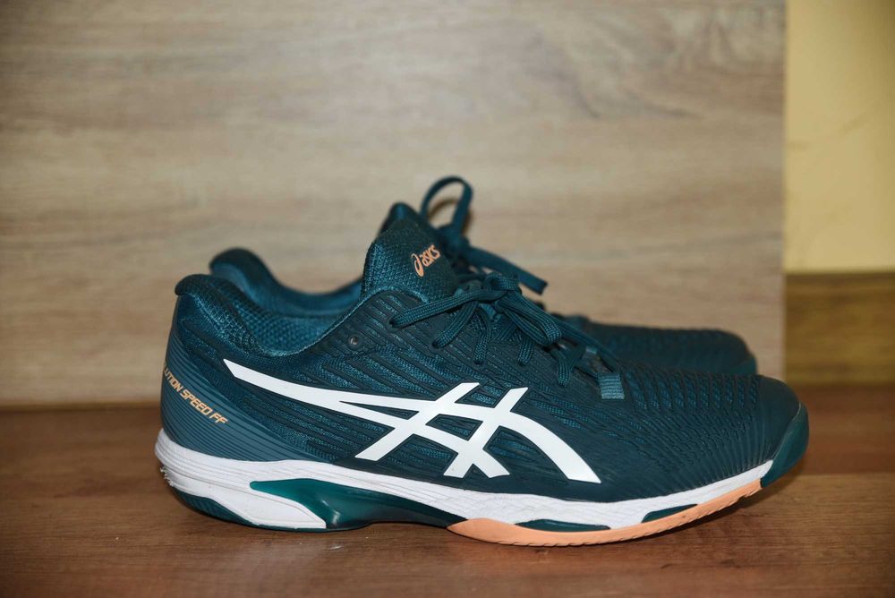 Asics оригинални маратонки размер 44