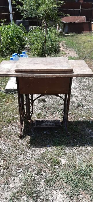 Продам швейную машинку