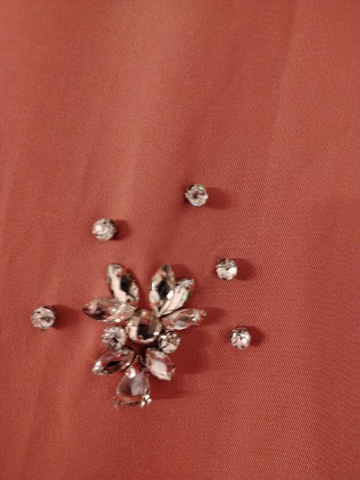 Superba Abaya tradițională, cu inserții pietre cusute manual!