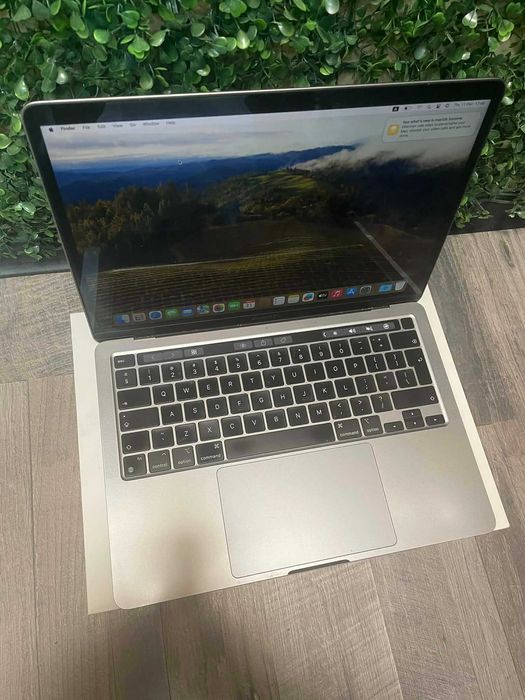 MacBook Pro M2 2022 13 inch Като нов