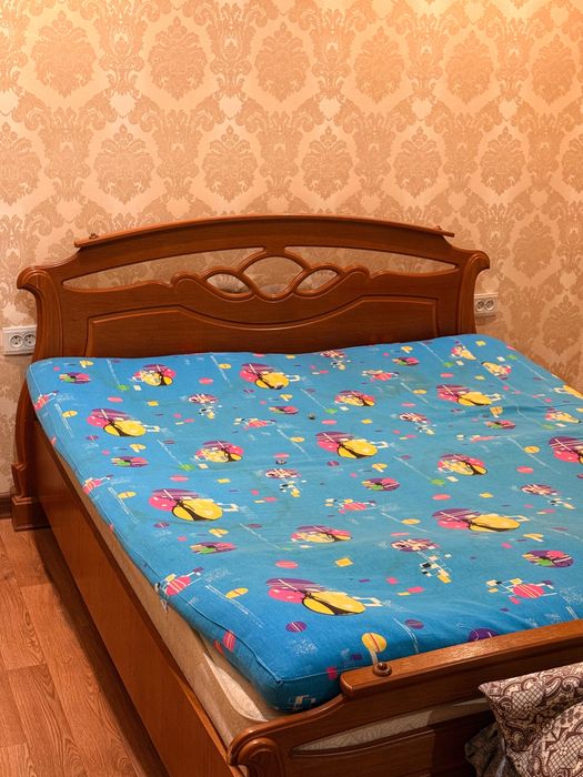 Кровать большая