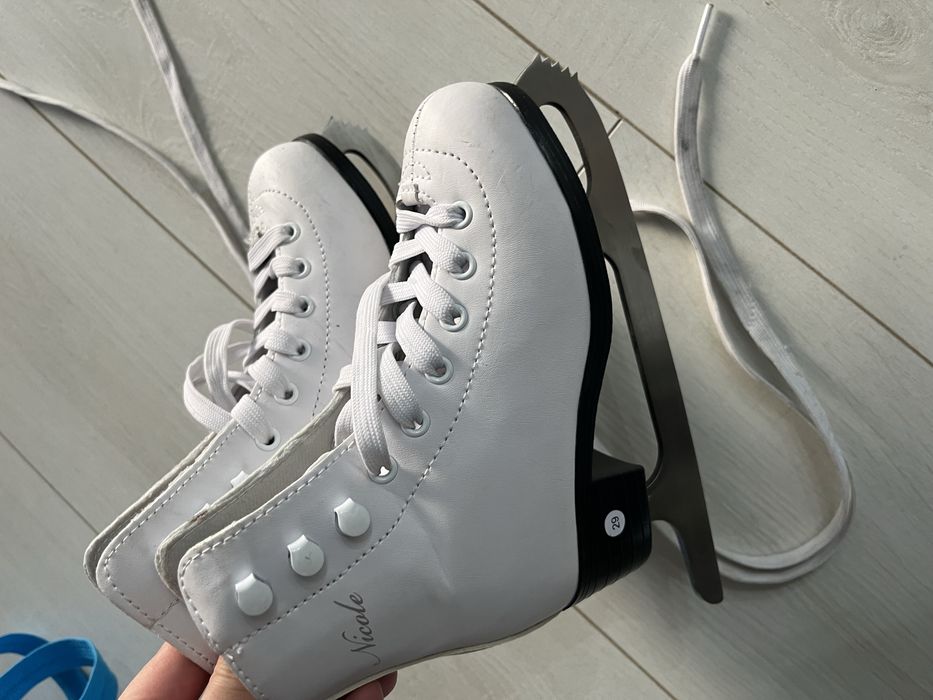 Продается коньки для девочек