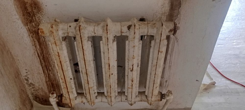 Продам чугунные батареи
