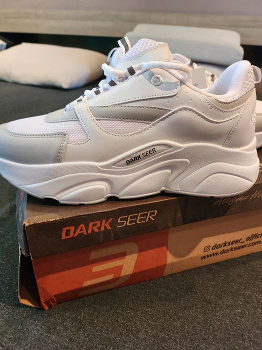 Чисто нови маратонки