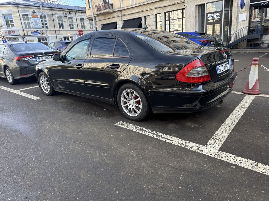 Mercedes Benz W211