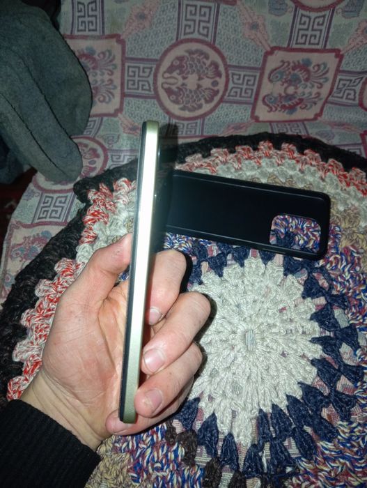 Продаётся телефон в отличном состоянии коробка  документы есть