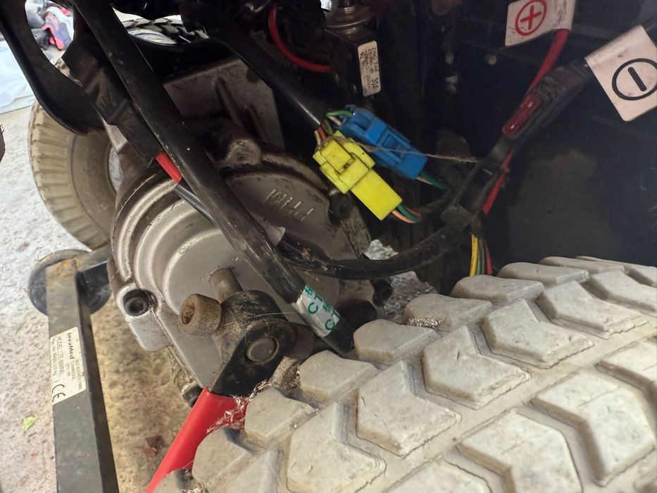 Carucior persoane cu handicap pensionari  dizabilitati bătrâni