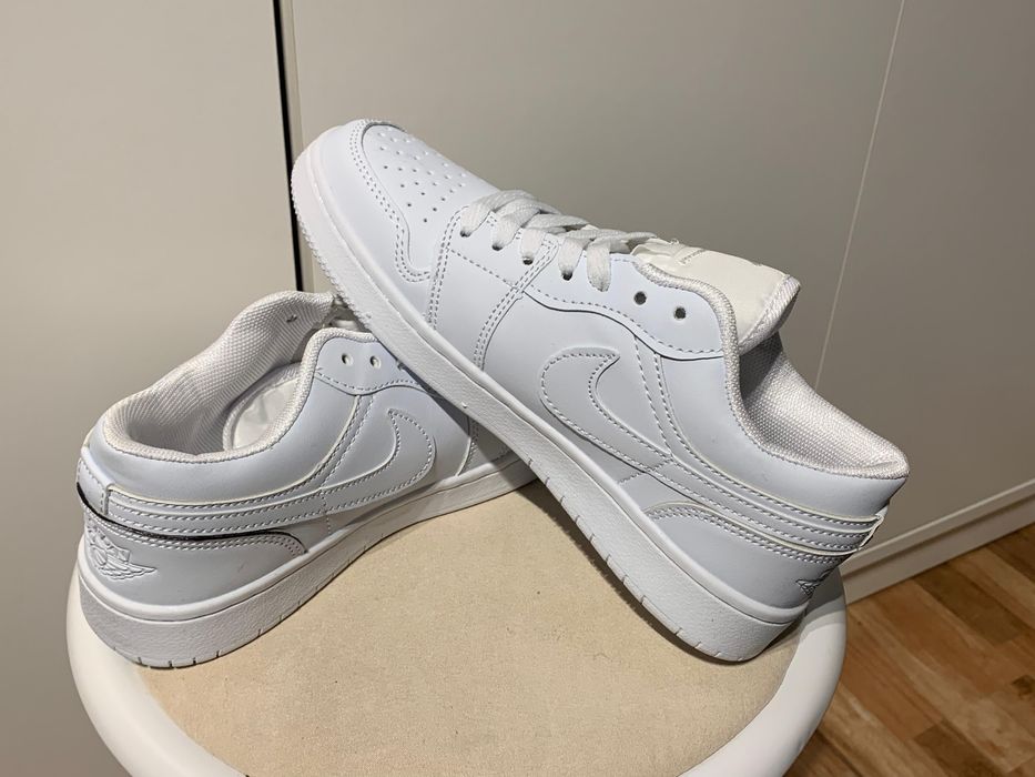 Adidasi jordan 1 low white