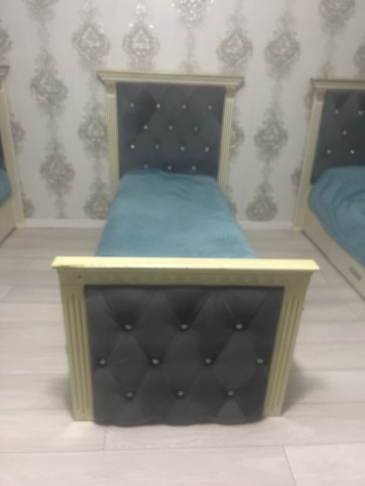 кроват без матраса 1 шт