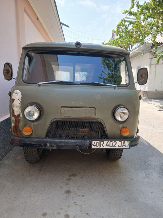 Uaz mashinasi sotiladi